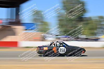 media/Sep-29-2024-24 Hours of Lemons (Sun) [[6a7c256ce3]]/StartFinish (245p-330p)/